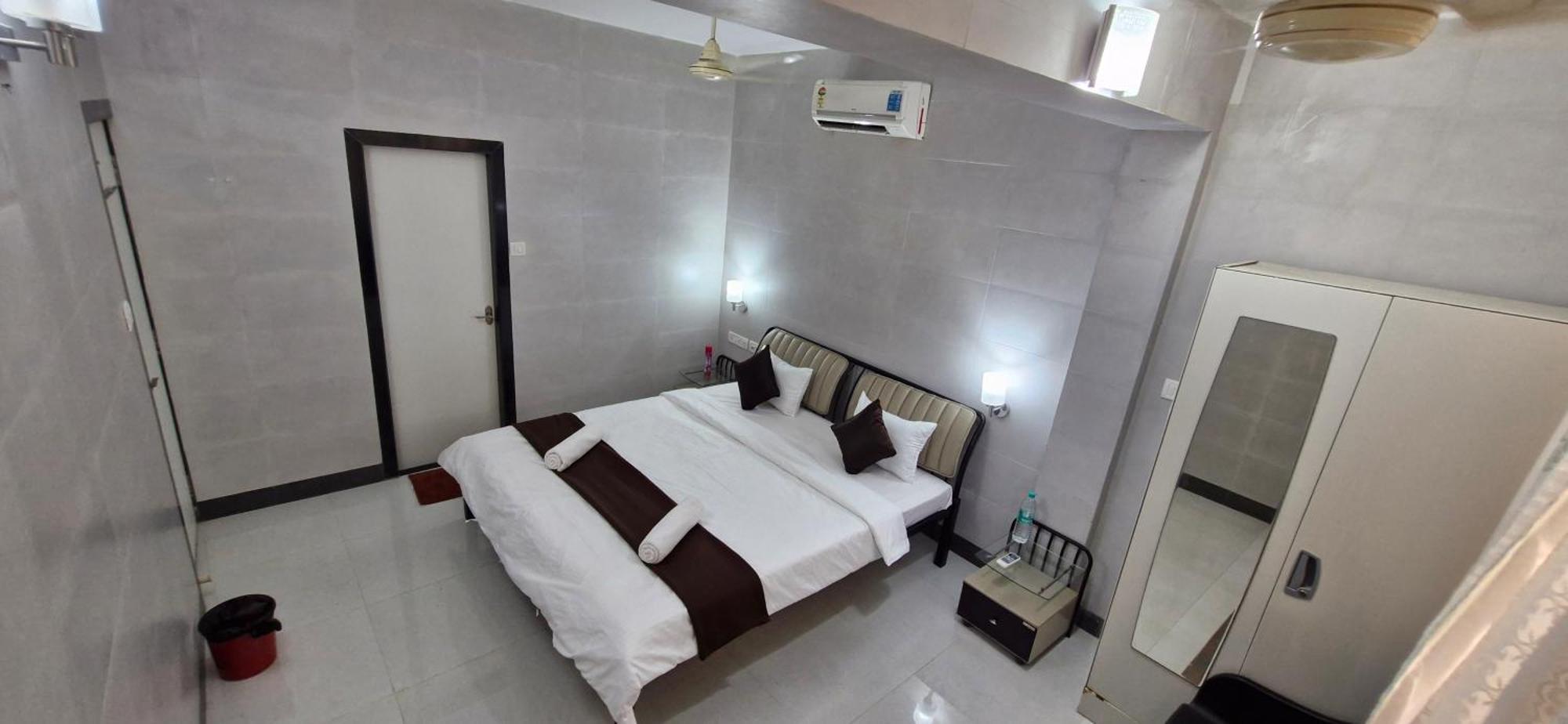 Haven Apartment Inn Baga Beach Exterior photo